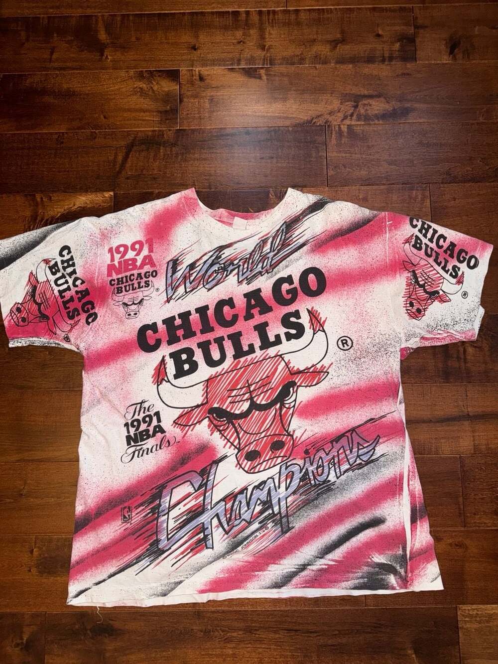 Vintage 90s Chicago Bulls All Over Print 1991 NBA Finals T-Shirt